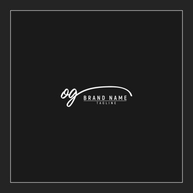 Lüks ilk OG logosu imzalı el yazısı imzası siyah arkaplanda izole edildi