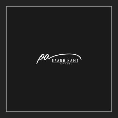 Lüks başlangıç PA logosu imzalı el yazısı imzası siyah arkaplanda izole edilmiş
