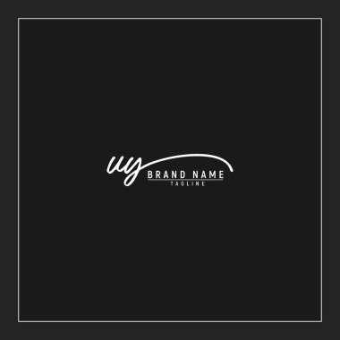 Lüks ilk UY logosu imzalı el yazısı imzası siyah arkaplanda izole edildi