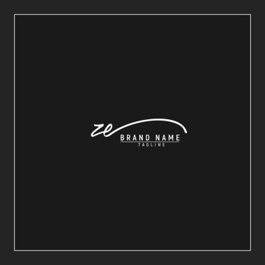 lüks ilk ZE logosu imzalı el yazısı imzası siyah arkaplanda izole edildi