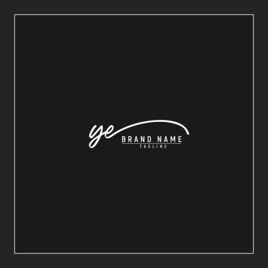 Lüks ilk YE logosu imzalı el yazısı imzası siyah arkaplanda izole edildi