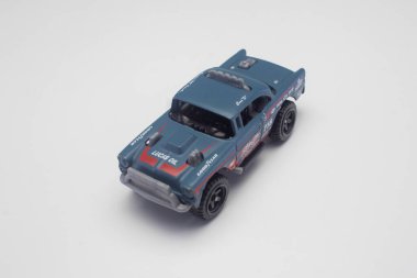 Çeşitli serilerden minyatür oyuncak arabalar.