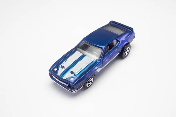 Coole Miniaturspielzeugautos Verschiedener Typen — Stockfoto