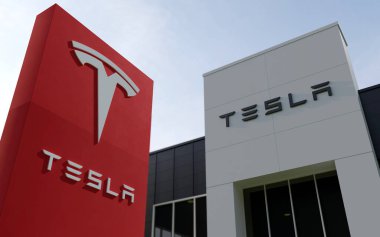 Westmont 'taki Tesla bayiliği.