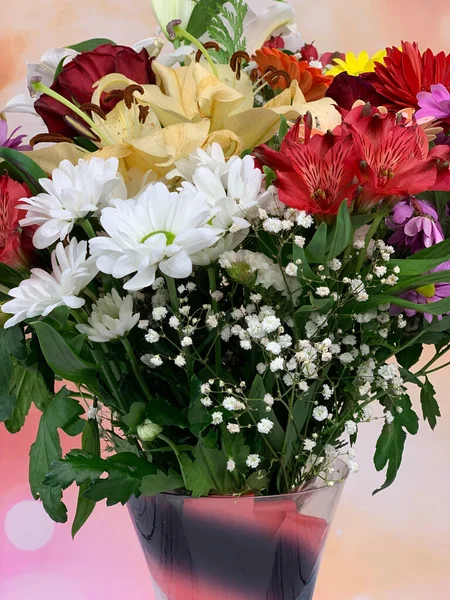 Bouquet Flowers Glass Vase Background Flashes —  Fotos de Stock