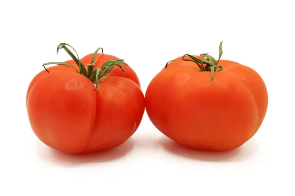 Deux Tomates Salades Entières Isolées Sur Fond Blanc — Photo