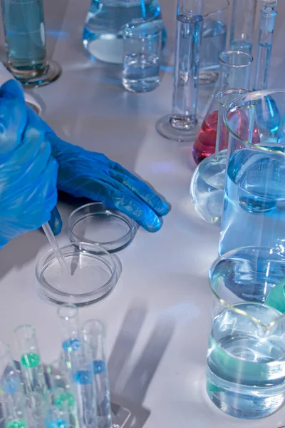 Hand Scientist Taking Samples Pipette — Stockfoto