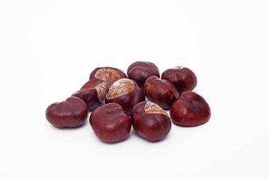  Kestane beyaz bir tablo.