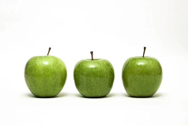 Fresh Ripe Green Apples White Background — Stockfoto