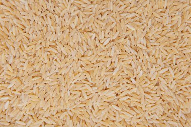 Bir yığın pişmemiş arpa vermicelli..