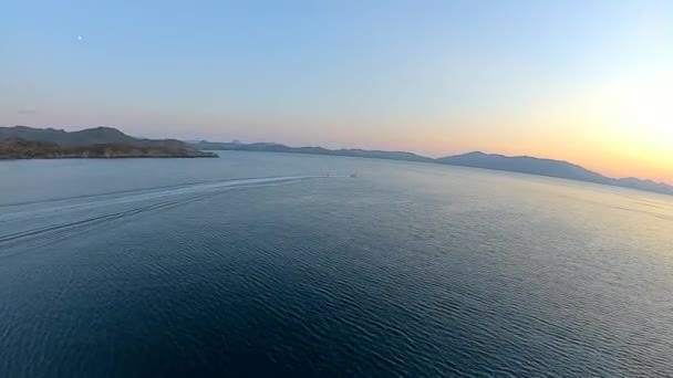 Sportowiec Uprawiający Narty Wodne Wakacjach Turcja Marmaris Zatoka Brtbet Koncepcja — Wideo stockowe