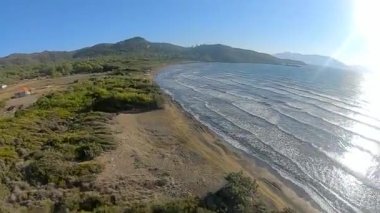 Sporcu uçurtması tatilde. Hindi, Marmaris, Brtbet Körfezi. Açık hava sporları ve tatil konsepti.