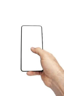 El ele tutuşan cep telefonu ve şablon reklamcılığı ve markalaştırma teknolojisi için boş ekran. İnce çerçeveli ve boş beyaz ekran izole edilmiş gerçekçi akıllı telefon modeli. Herhangi bir kullanıcı arayüzü testi veya sunumu için kullanılabilir.