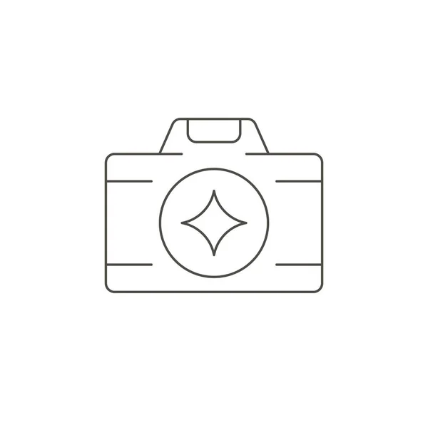 Simple line art camera for shooting taking picture at professional studio, course, hobby logo — Vector de stock