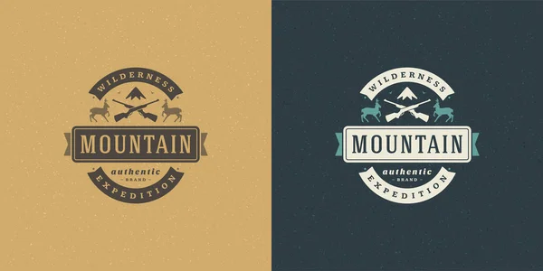 Logo de chasse emblème vacances d'été vecteur illustration cerfs et silhouettes de montagne pour chemise ou timbre d'impression — Image vectorielle
