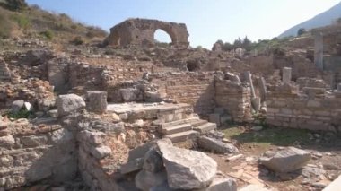 Eski bir tarihi şehrin kalıntıları. Eski bir taşın kalıntıları..