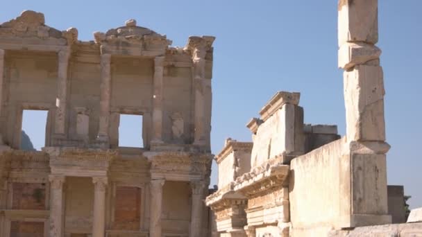 De bibliotheek van Celsus in de oude stad Efeze, Turkije. — Stockvideo