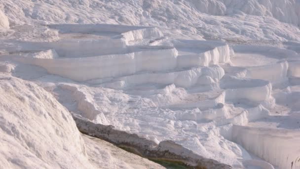 Snow-white limestone travertine thermal springs texture. — Αρχείο Βίντεο