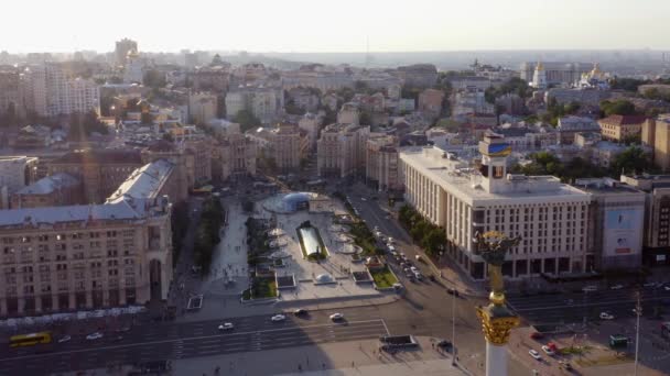 Veduta aerea del paesaggio urbano della piazza dell'indipendenza a Kiev. — Video Stock