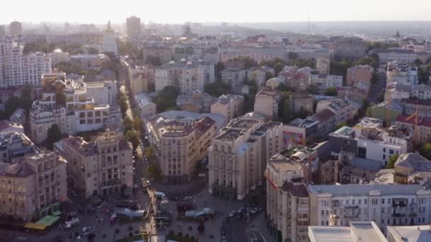 Luchtfoto top stadsgezicht van Kiev stad. — Stockvideo