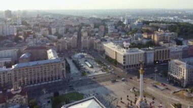 Kiev 'deki Independence Meydanı' nın havadan üst görüntüsü.