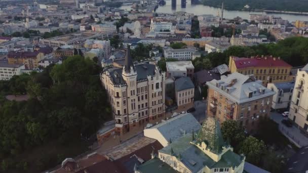 Aerial Kiev city scape view with historical buildings. — Vídeo de stock