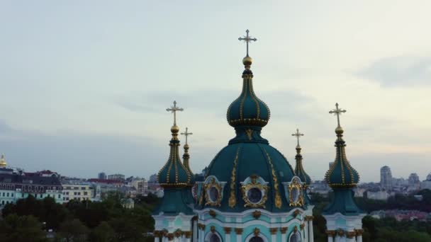 Berühmte slawische orthodoxe Kirche in Kiew. — Stockvideo