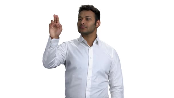 Fiatal sikeres üzletember megérinti virtuális képernyő. — Stock videók