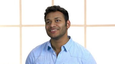 Mutlu adamı kapat, gün boyu hayal kur..