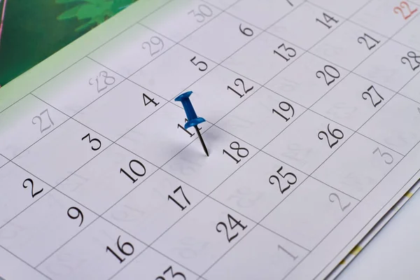 Close Blue Push Pin Month Calendar Mark 18Th Day Month — Stock Photo, Image