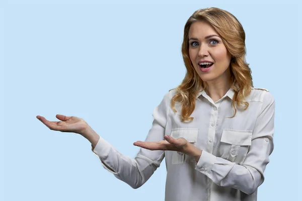 Portrait Happy Young Woman Showing Empty Copy Space Looking Excited — Stockfoto