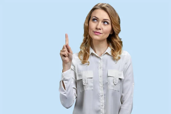 Confident Thoughtful Woman Pointing Finger Having Excellent Idea Pensive Business — Stock Photo, Image