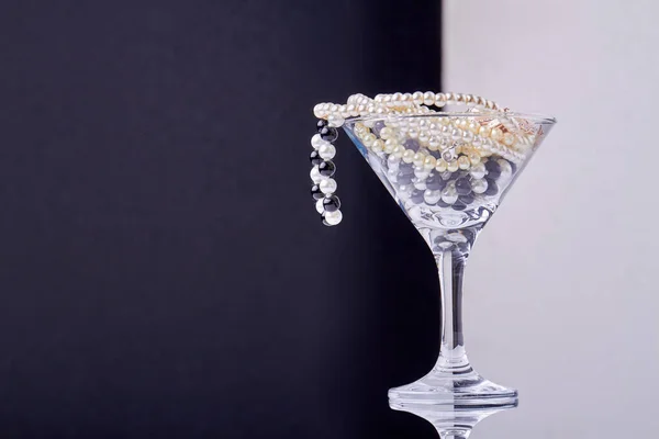 Cocktail Glass Full Jewelry Pearls Black White Background — 스톡 사진