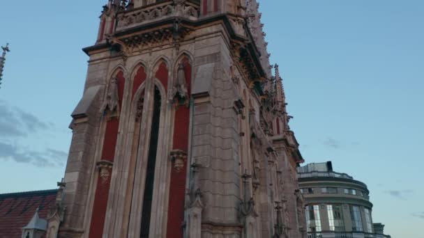 Amazing Decorative Roof Roman Catholic Church Nicholas Kiev Blue Sky — Vídeo de Stock