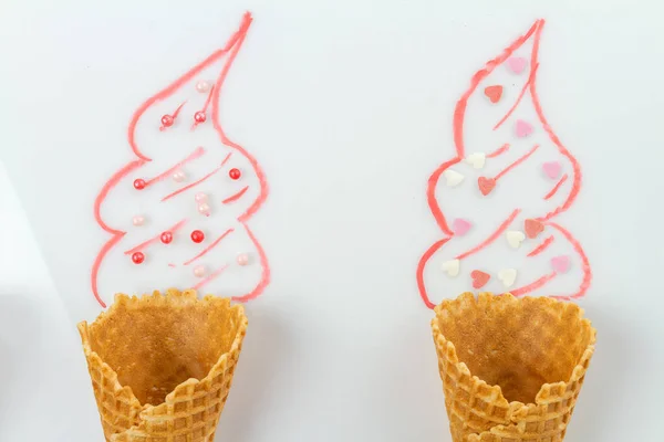 Dos Gofres Helado Con Crema Dibujada Mano Oyes Beands Aislado —  Fotos de Stock