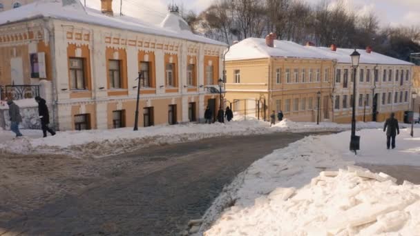 2021 Kyiv Ukraine Andrews Descent Kiev Heavy Snowfall Walking People — Stock Video