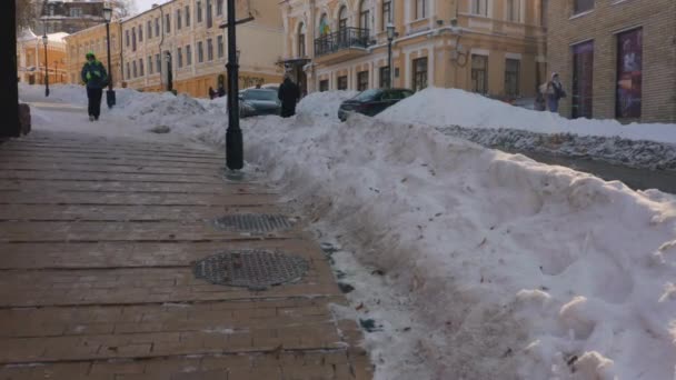 2021 Kiev Ucrânia Andrews Descent Sidewalk Kiev Heavy Snowfall Pavimento — Vídeo de Stock