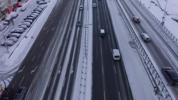 Letecký Pohled Shora Automobilovou Dopravu Zimě Dopravní Zácpa Sníh — Stock video