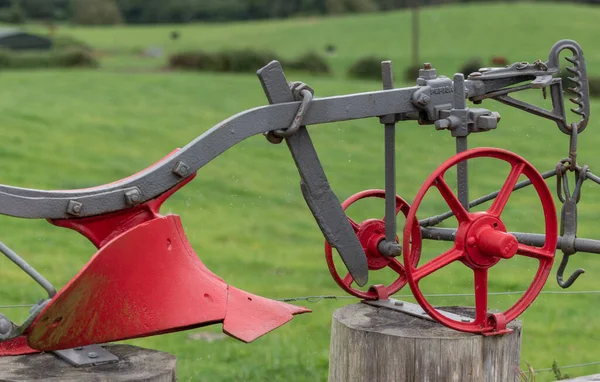 Geçmişten gelen saban, yenilendi ve sokak süsü olarak kullanıldı.