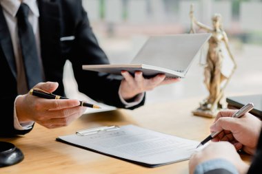 Lawyer concepts to testify to clients and to provide counseling in cases, to provide legal relief, to maintain law and fairness, to proceed with transparency, to attorneys to defend cases in court.