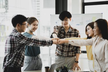 Girişim yönetim ekibinin koordinasyonu, iş adamları ortak girişim şirketleri kuruyor, bunlar genç girişimciler, şirket kuruyorlar. Birlikte şirketin kar etmesini sağlayacak bir plan yapacağız..