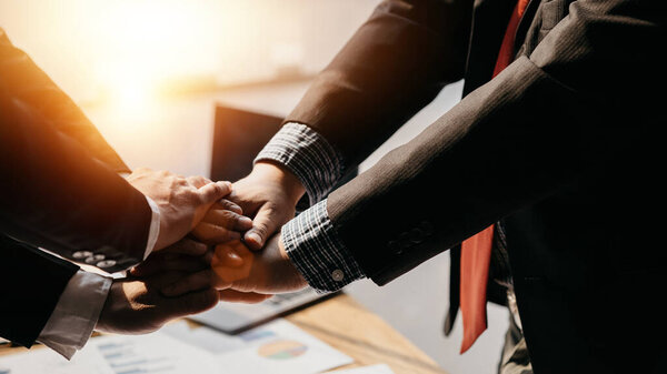 Coordination of the startup management team, businessmen joint venture start up companies, they are young entrepreneurs start up companies. up together to manage a plan to make the company profitable.