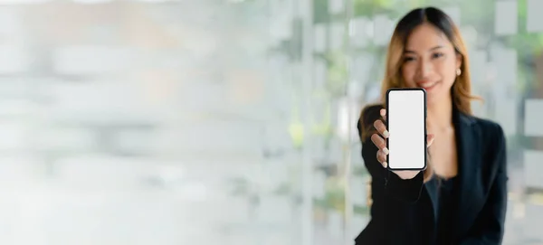 Asian Woman Holding White Blank Screen Phone Standing Forward Smartphone — Photo