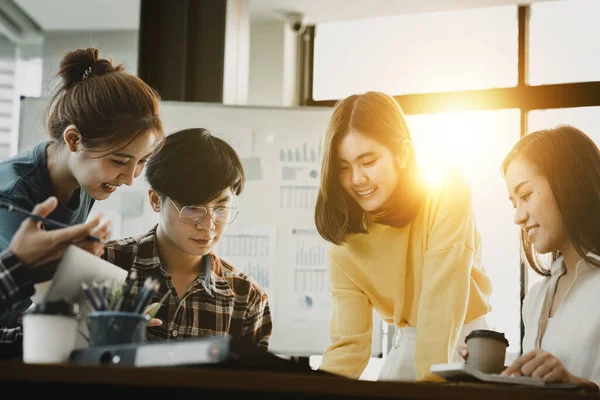 Gruppi Persone Sono Riuniti Nella Sala Conferenze Stavano Avendo Incontro — Foto Stock