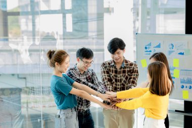 Girişim yönetim ekibinin koordinasyonu, iş adamları ortak girişim şirketleri kuruyor, bunlar genç girişimciler, şirket kuruyorlar. Birlikte şirketin kar etmesini sağlayacak bir plan yapacağız..