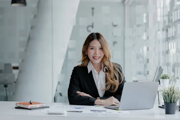 Portrait Young Beautiful Asian Woman Office Room Concept Image Asian — стокове фото