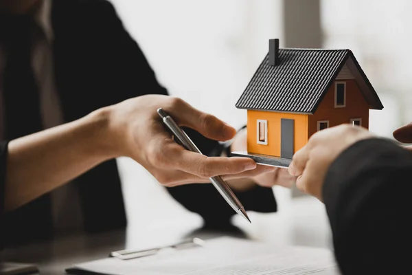 Housing Salesman Holds Model House Sends Customers Example Sample House — ストック写真