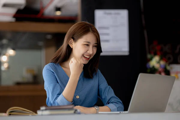 Woman Gesturing Looks Laptop Screen Businesswoman Checking Company Monthly Sales — Zdjęcie stockowe