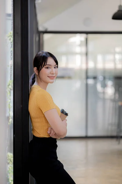 Beautiful Asian Woman Businesswoman Who Leads New Generation Startups Woman — стокове фото