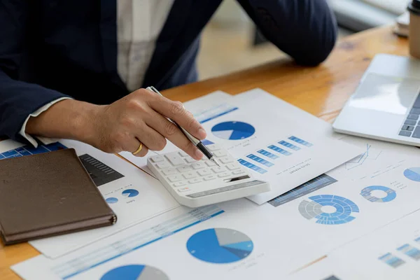 Close Business Man Using White Calculator Financial Businessman Examining Numerical — Φωτογραφία Αρχείου